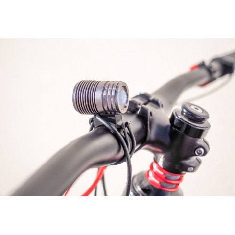 Lampe à Led 1000 Lumens avec batterie Li-ion 8.4V 2.2Ah
