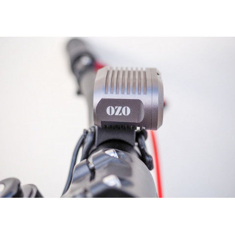 2200 Lumens  avec batterie Li-ion 8.4V 6.6Ah