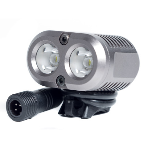 2200 Lumens  avec batterie Li-ion 8.4V 6.6Ah