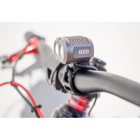 2200 Lumens  avec batterie Li-ion 8.4V 6.6Ah