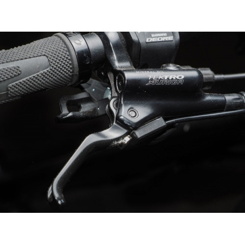 Contacte magnétique pour frein hydraulique