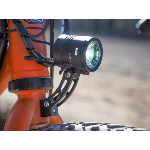 Eclairage avant 200 lumens pour vélo electrique. Lampe OZO. alimentation de  18V à 56V DC