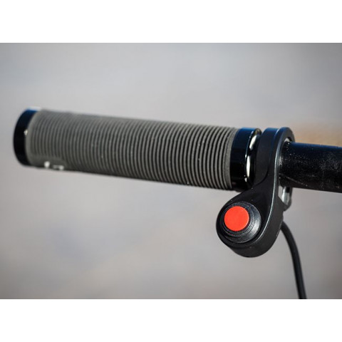 Bouton poussoir rond rouge