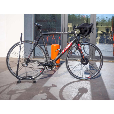 Kit Route 250W roue avant 700c avec batterie gourde 36V