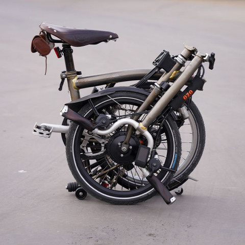 Kit Brompton 250W batterie gourde 36V